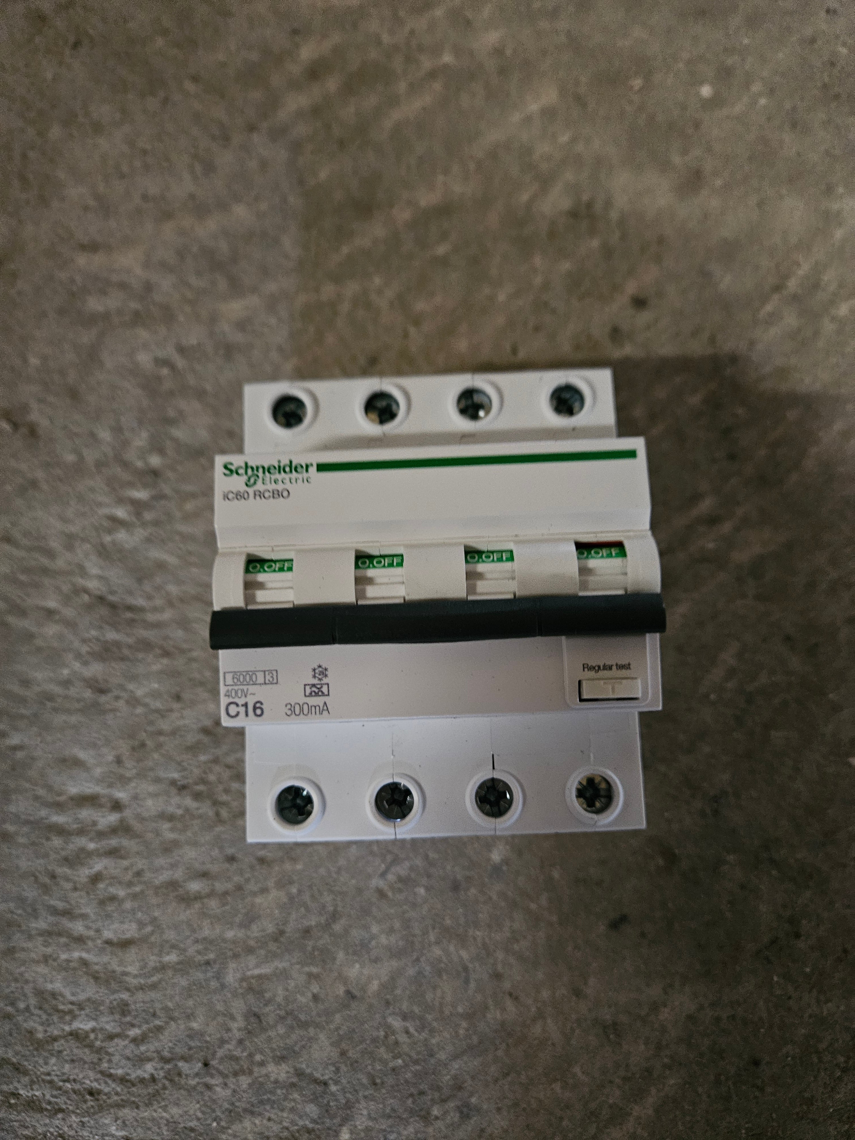 Kombi relæ 4 polet 16A – Stilling Solceller