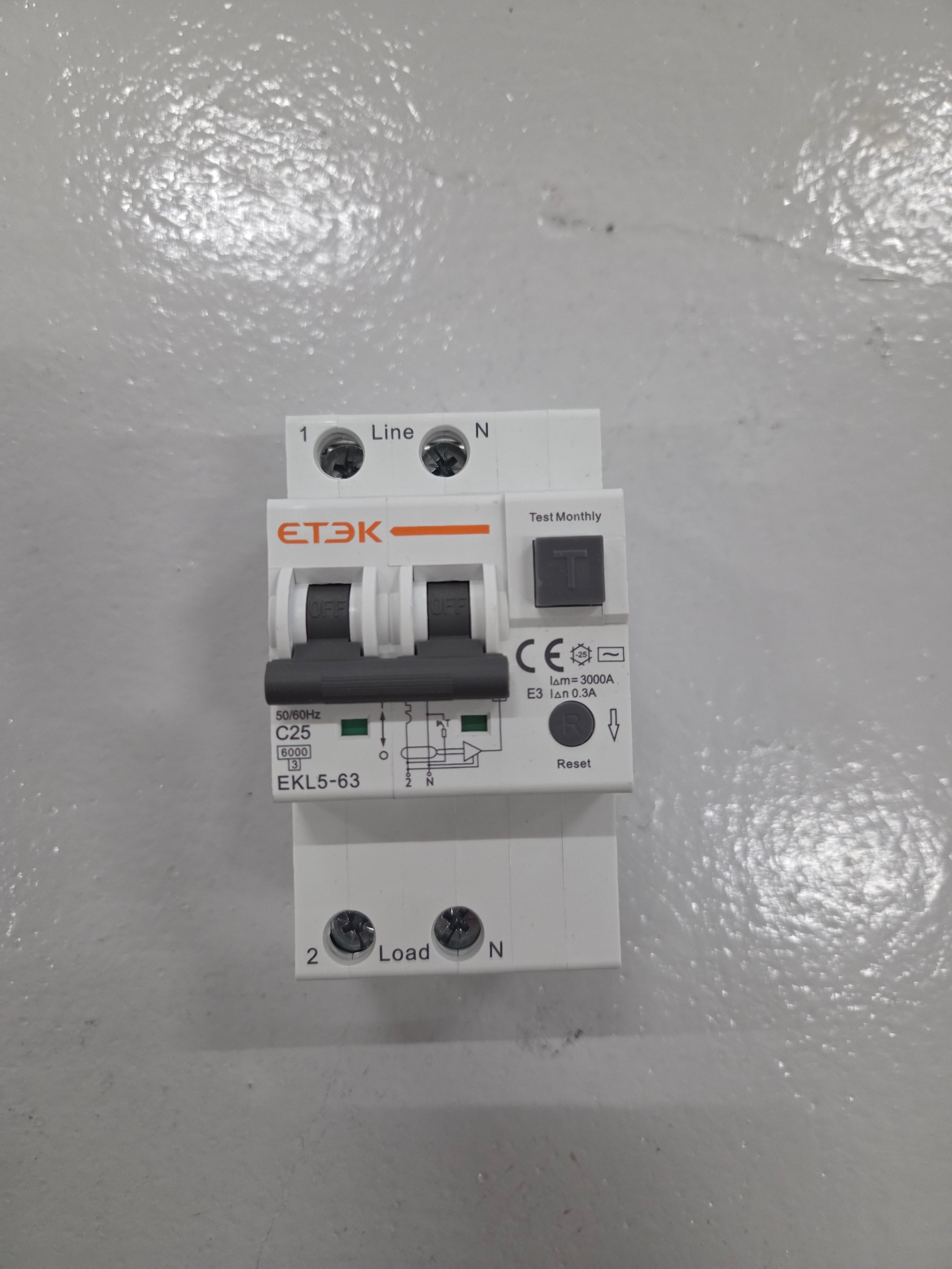 RCD kombi relæ 1 faset 25A – Stilling Solceller
