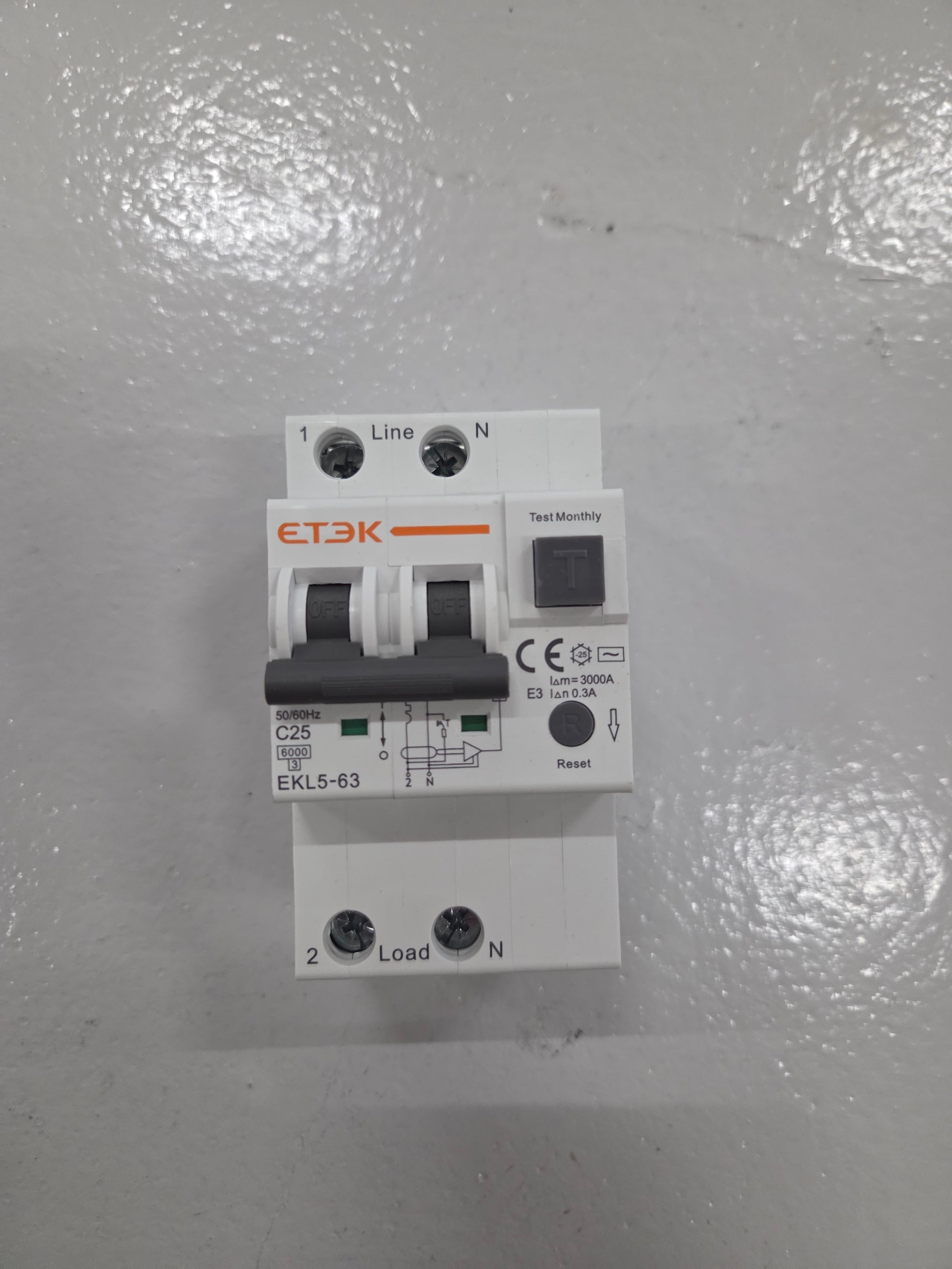 RCD kombi relæ 1 faset 25A – Stilling Solceller