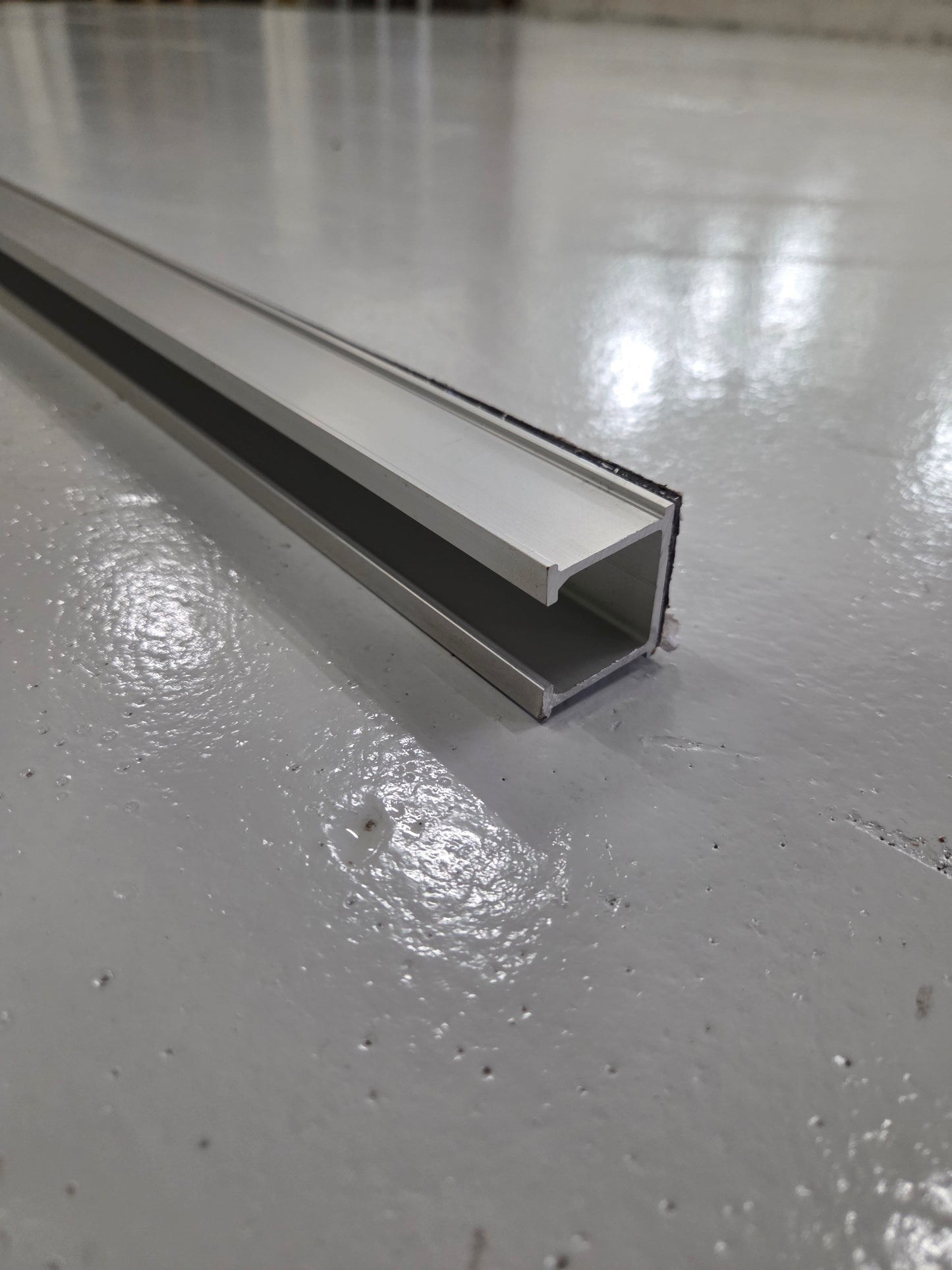 Monteringsskinne 28x28mm U-Skinne