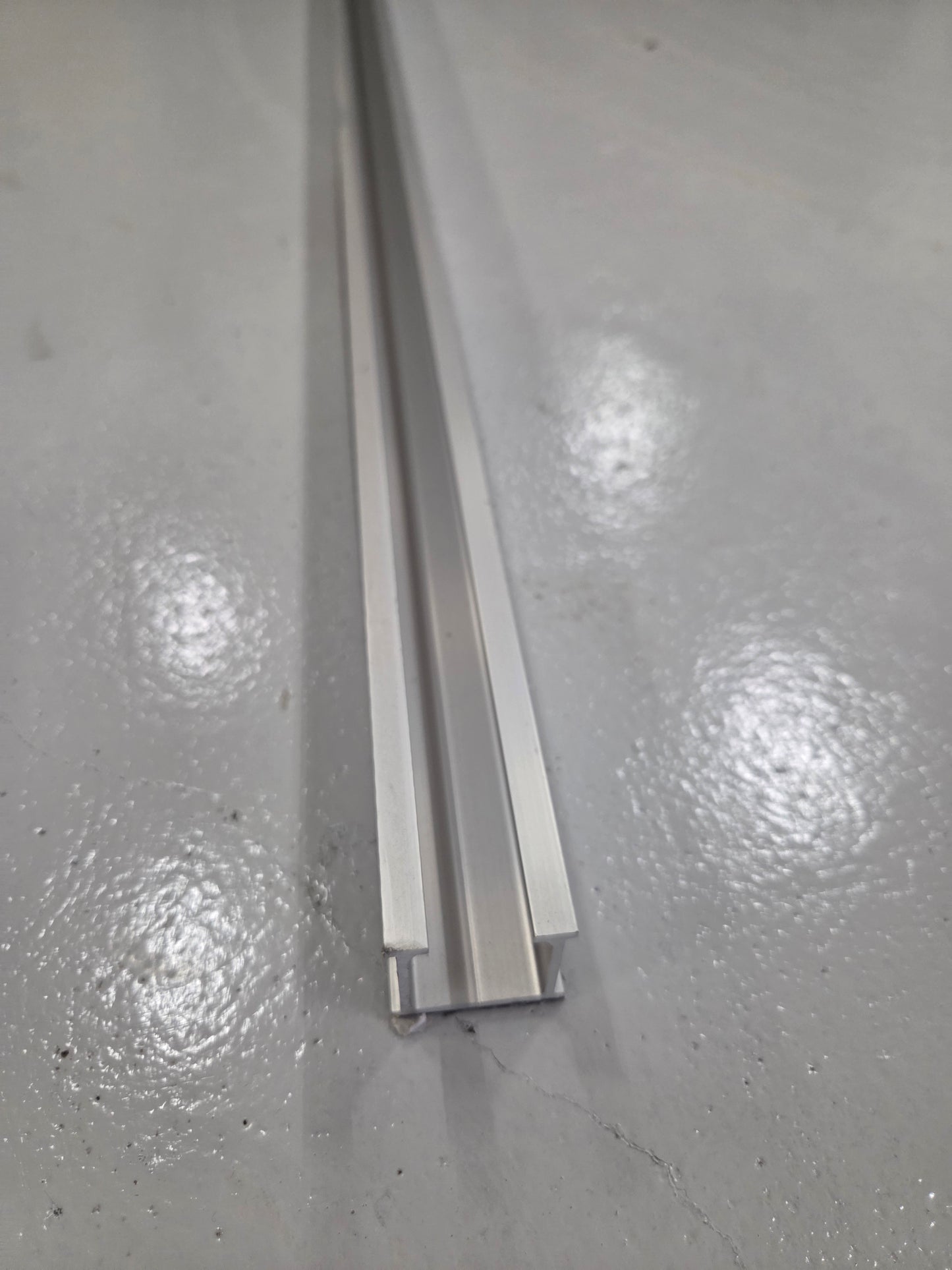 Monteringsskinne 28x28mm U-Skinne